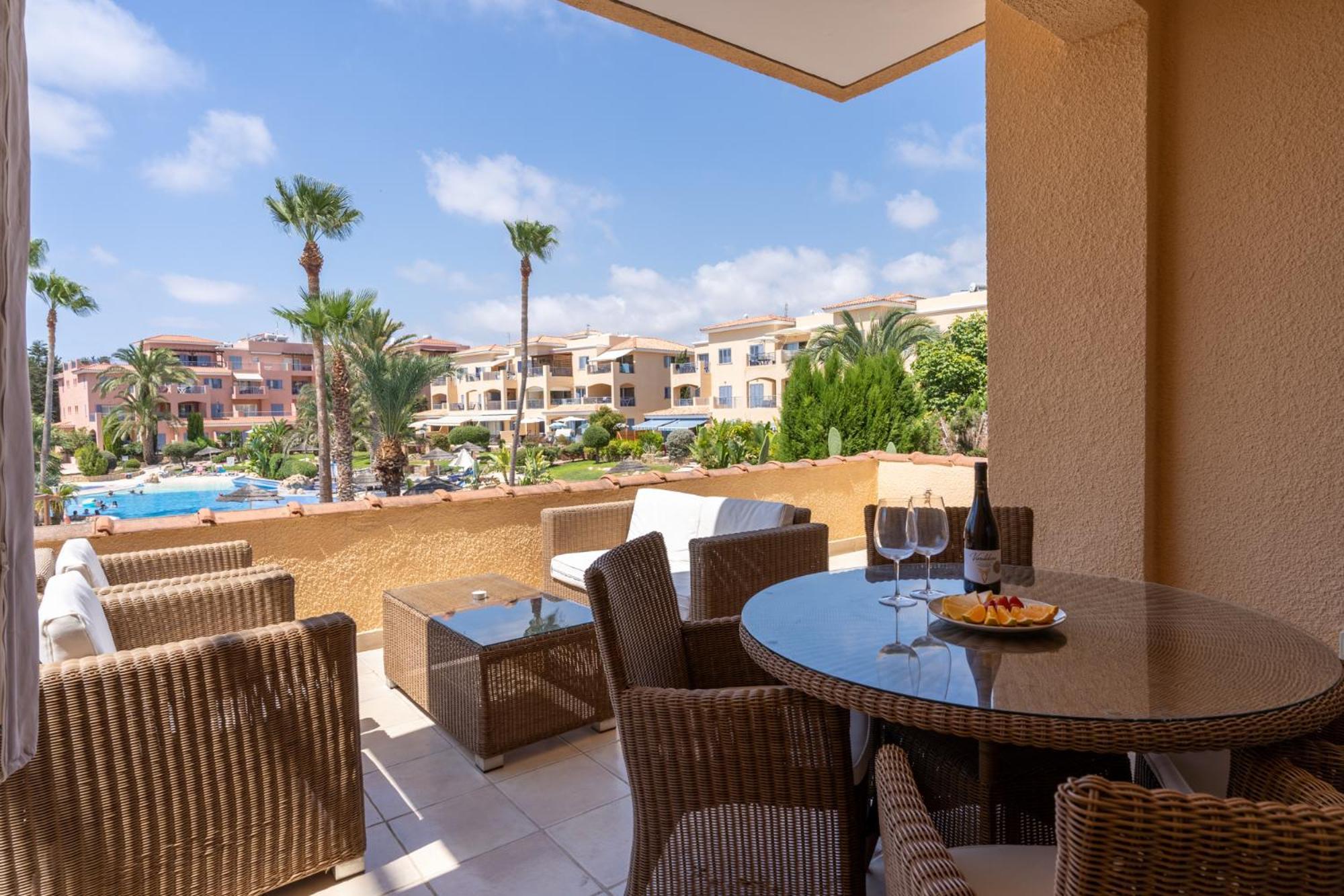 Tropical Paradise In Harbour Paphos, Central & Close To Beach Luaran gambar